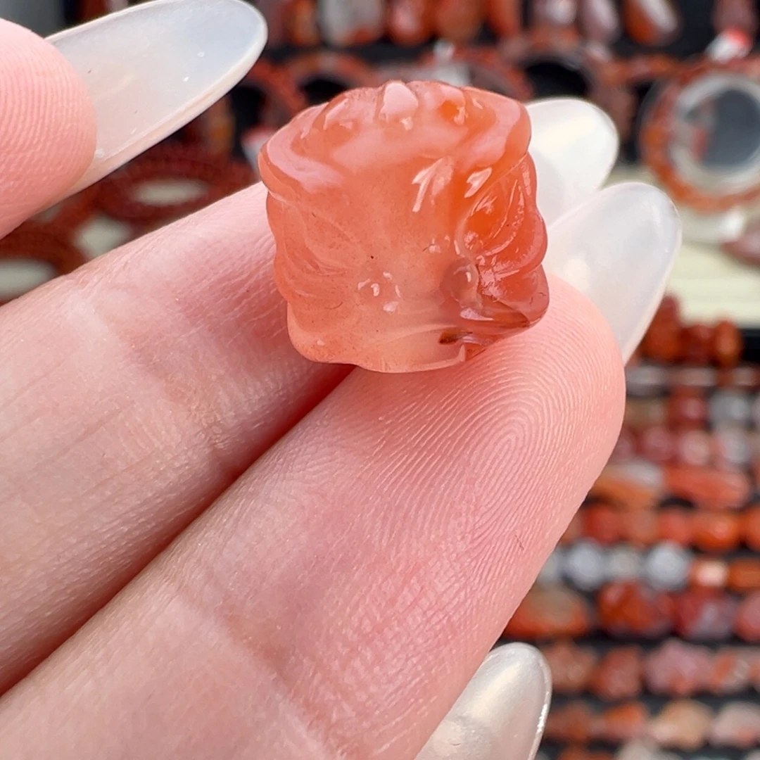 南红玛瑙未镶嵌颈饰醒狮头