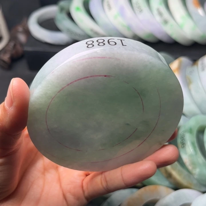 定制翡翠未镶嵌翡翠手镯