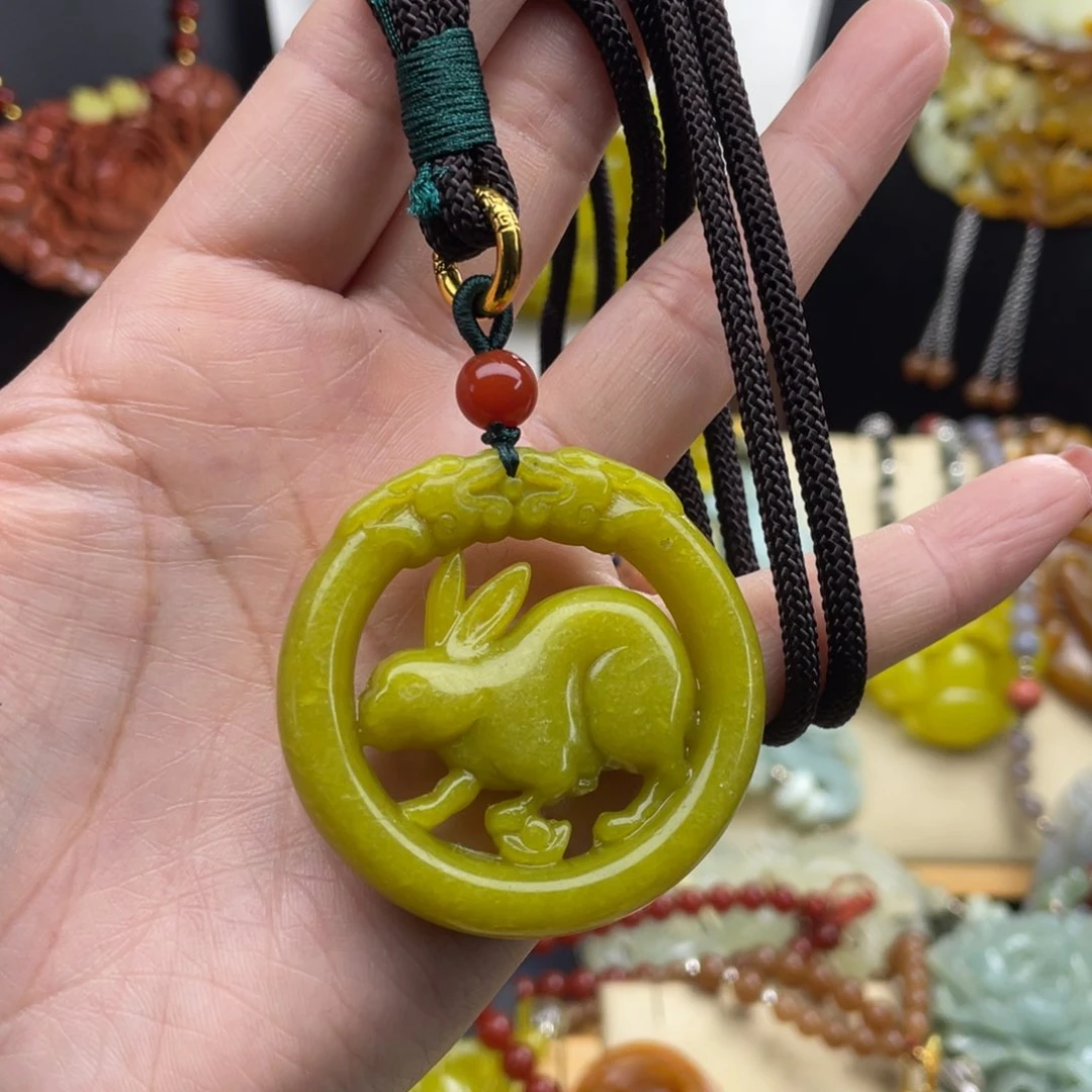 未镶嵌蛇纹石玉颈饰