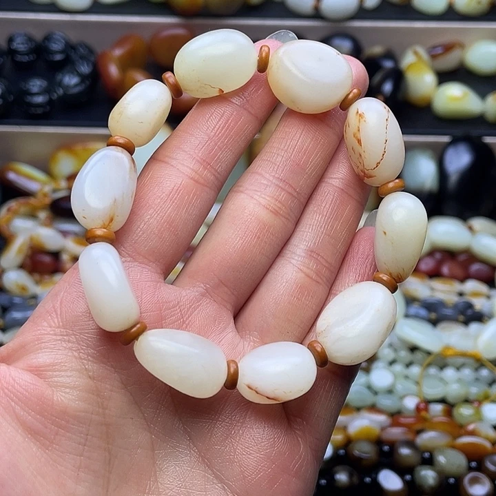 和田玉未镶嵌手串