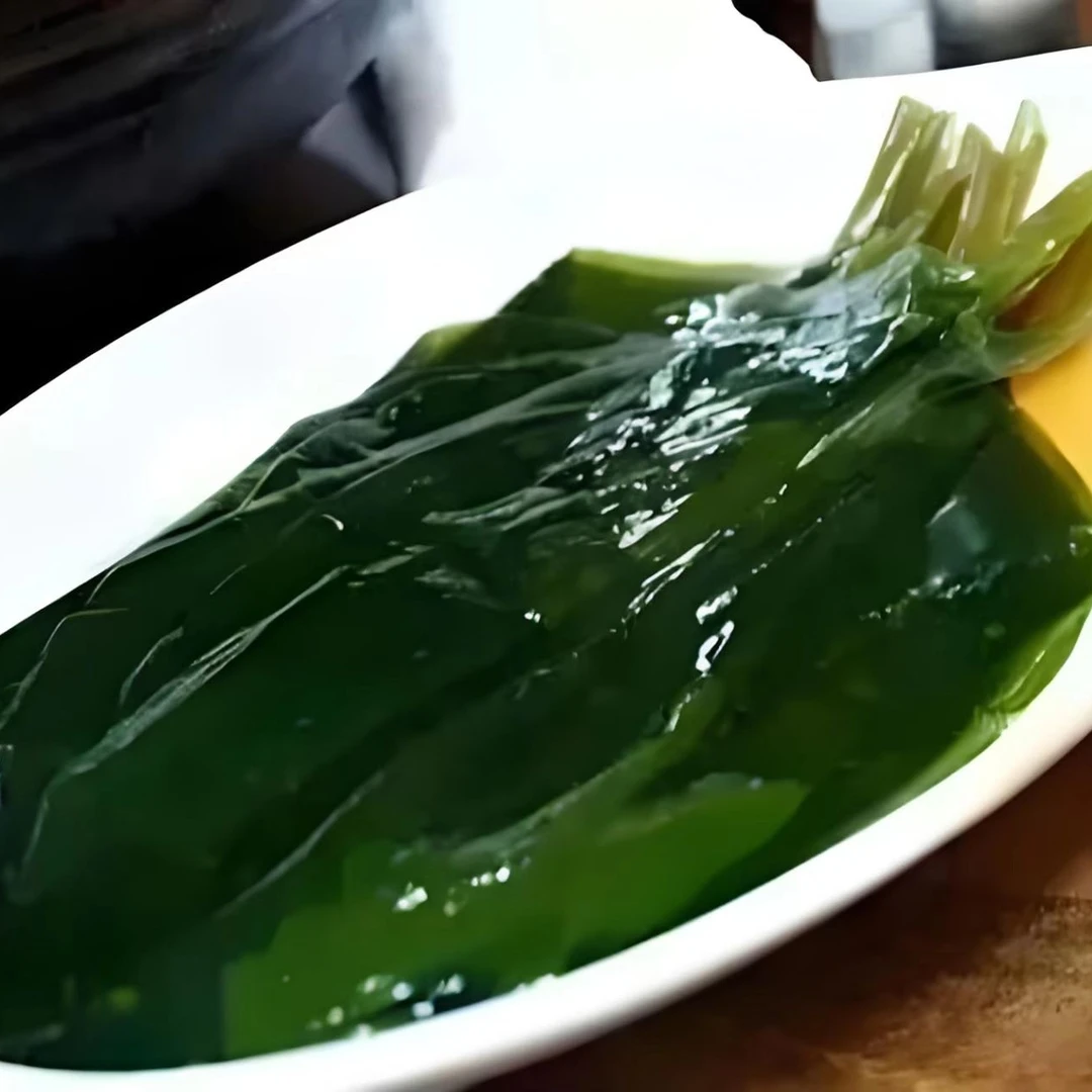 原始森林里的山野菜，寒葱，包烤肉非常好吃。