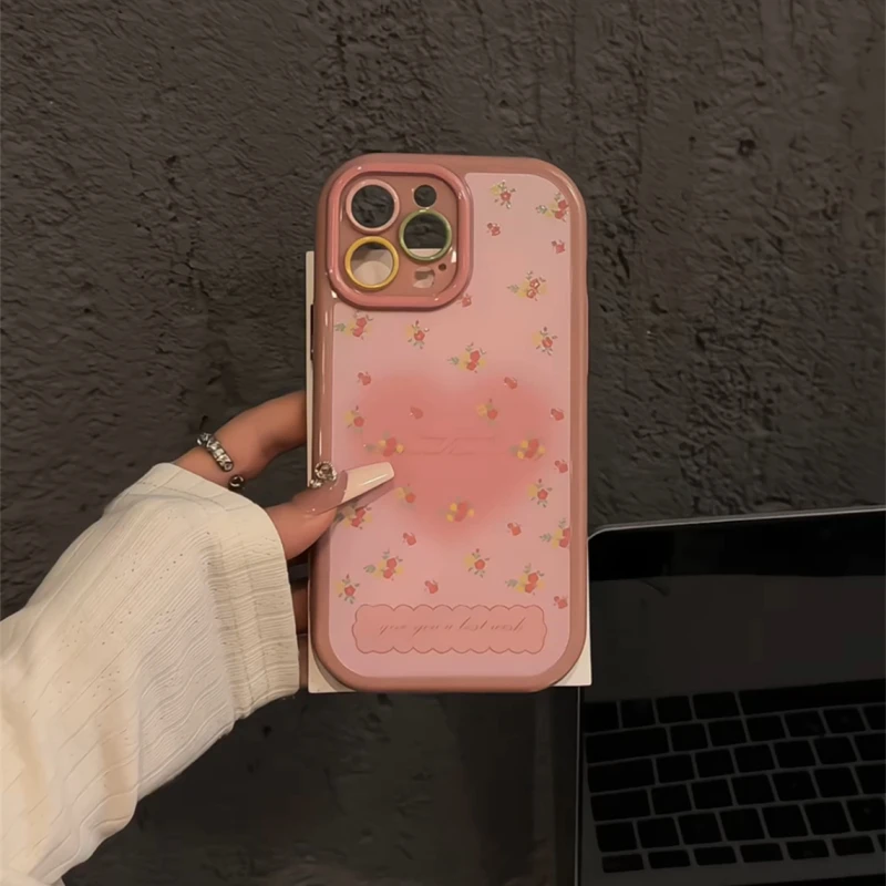 适用苹果16手机壳iPhone15奶油壳粉爱心碎花华为mate70小众小米15