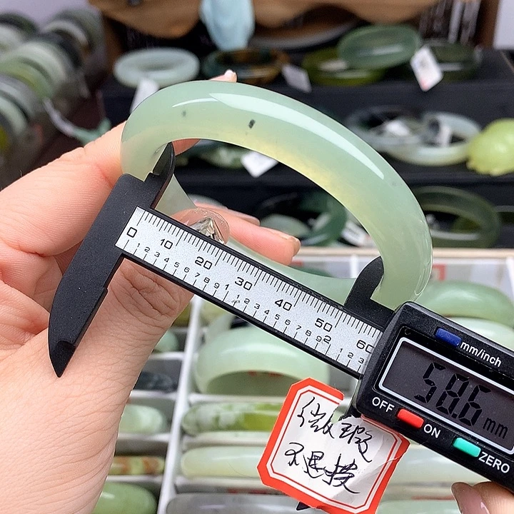 蛇纹石玉手镯未镶嵌531