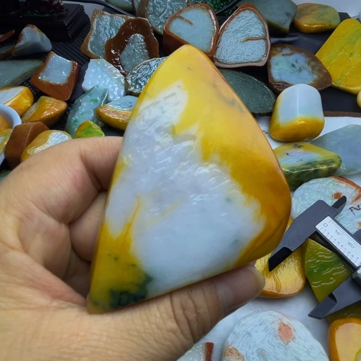 翡翠未镶嵌挂件翡翠