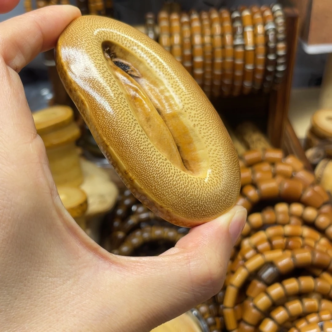 金***珀竹竹格手把件一粒