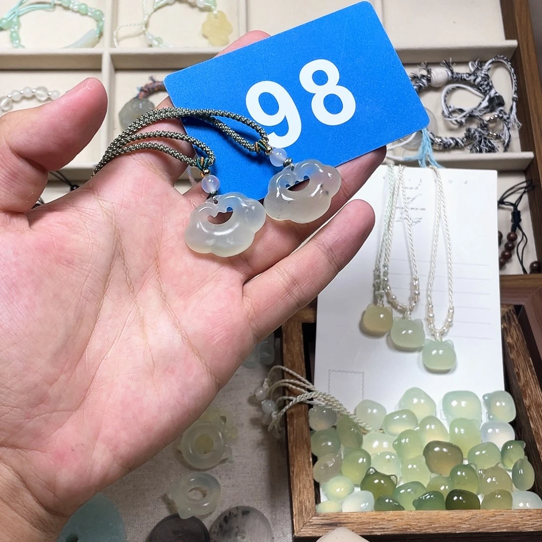 蛇纹石玉合金颈饰