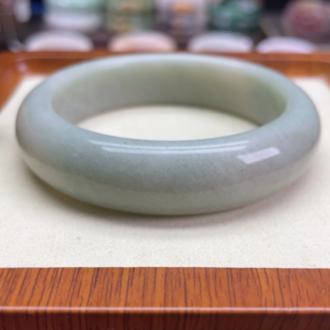 石英质玉未镶嵌手镯