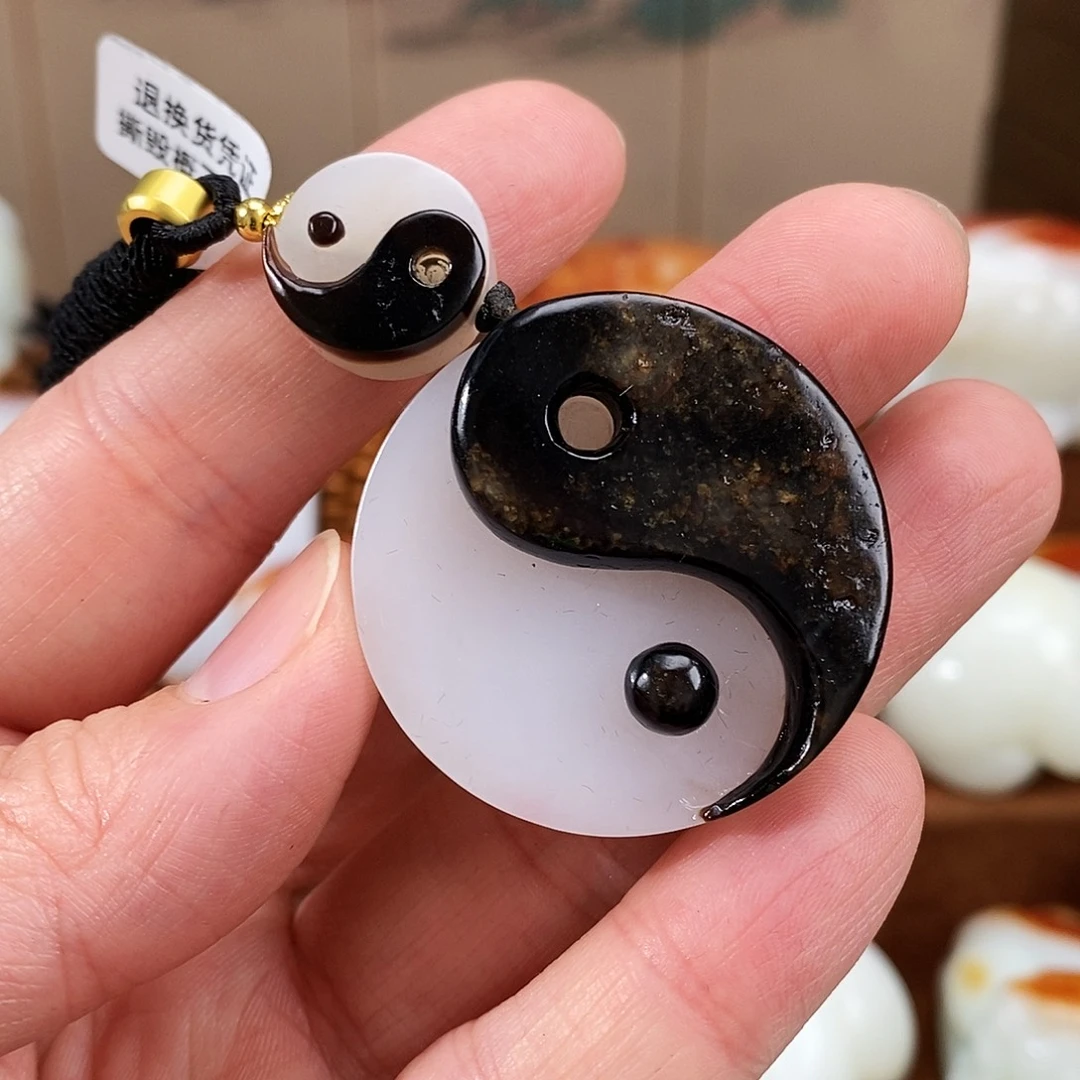 心***神和田玉未镶嵌颈饰