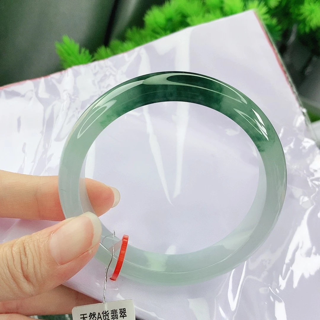 翡翠手镯未镶嵌57圈
