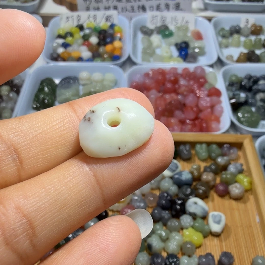 和田玉未镶嵌珠宝奇石