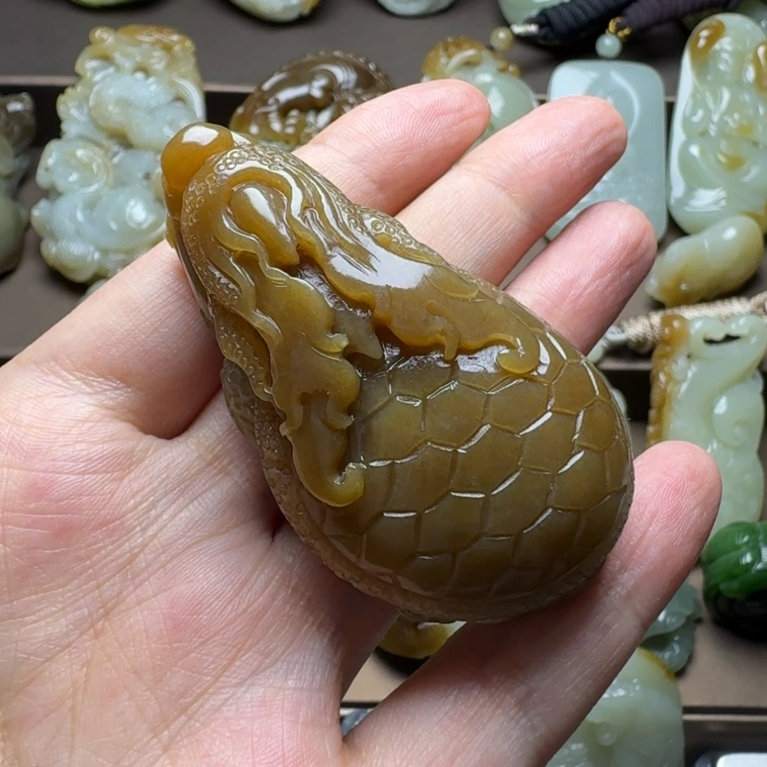 和田玉未镶嵌颈饰