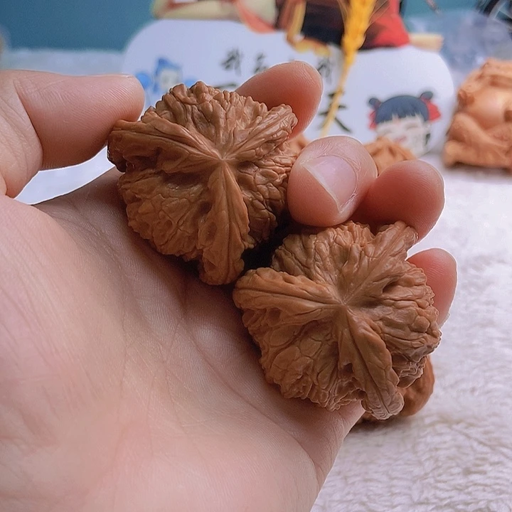 吊坠文玩核桃不***。三棱