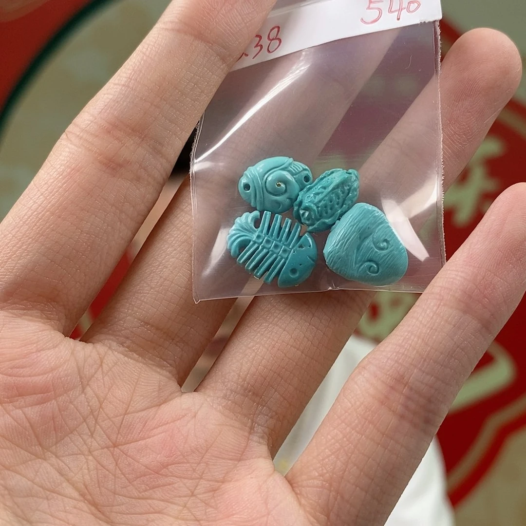 绿松石未镶嵌珠宝奇石