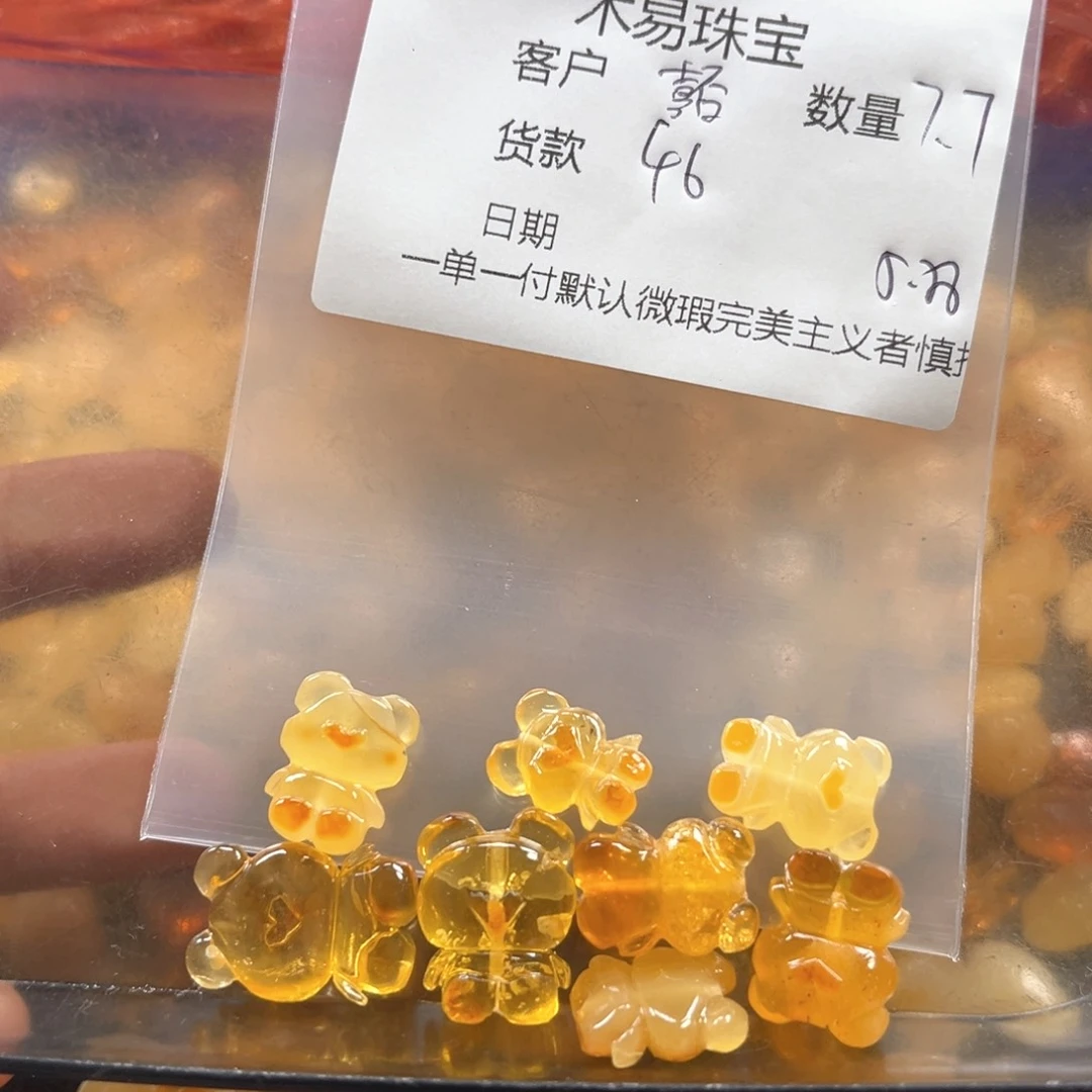 未镶嵌颈饰琥珀嚭*