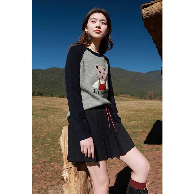 大码女装2025春季新款小熊毛衣圆领针织衫长袖插肩袖甜美胖MM