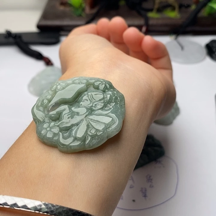 翡翠未镶嵌颈饰翡翠