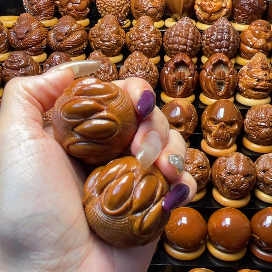 周***y把件橄榄核橄榄球