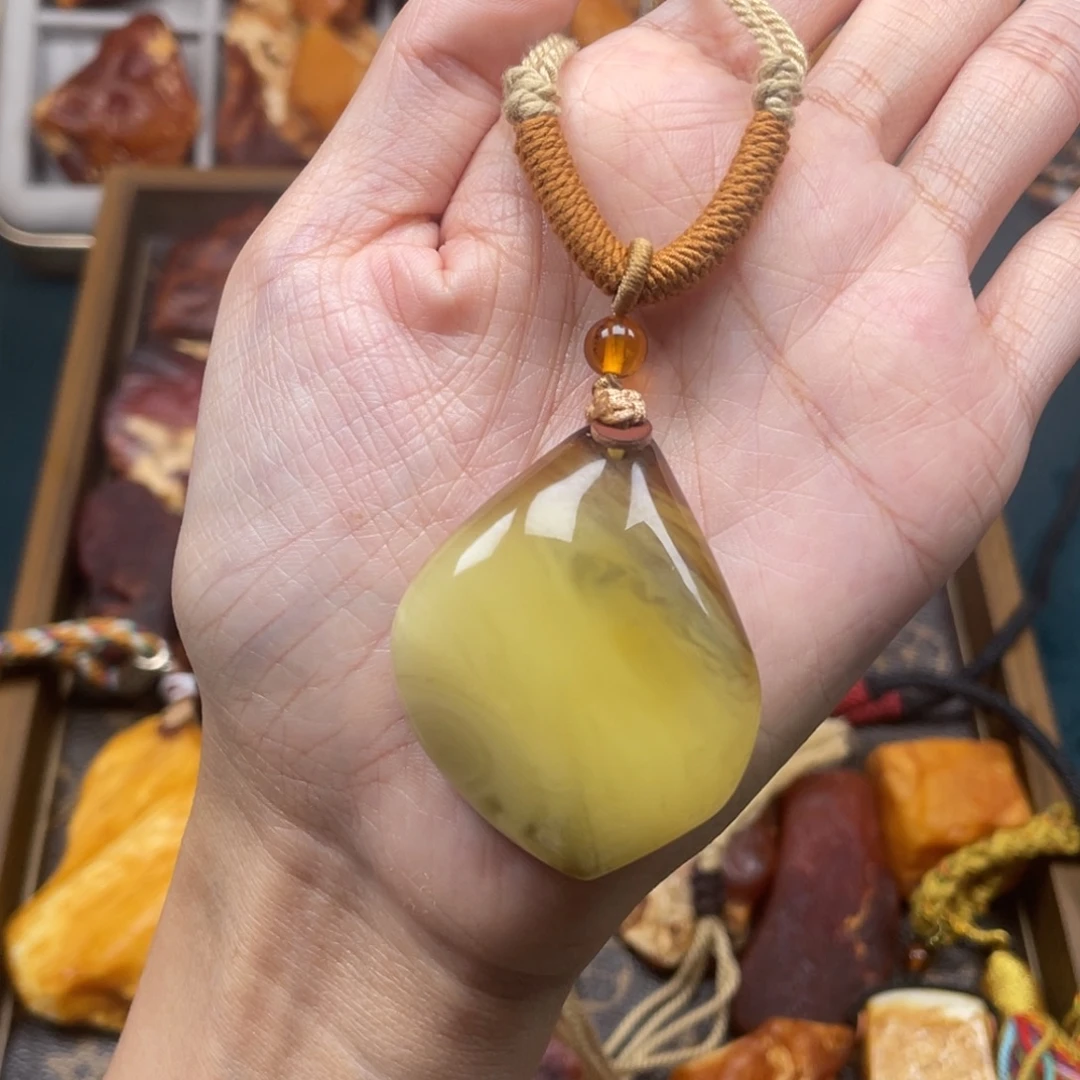 琥珀未镶嵌珠宝奇石