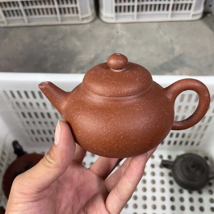 茶壶紫砂老厂紫砂壶一件。