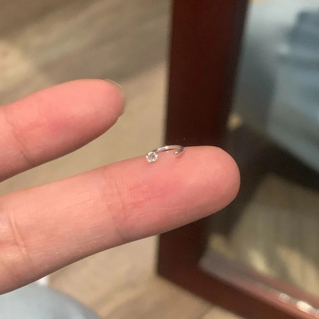 S925银针耳骨钉耳钉女养耳洞小众设计高级感免摘耳钩耳饰小巧气质