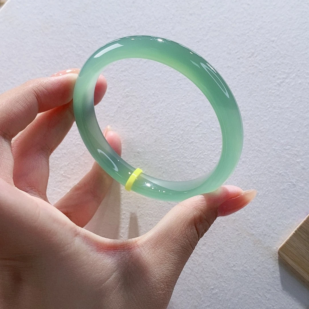 手镯玛瑙/玉髓未镶嵌59