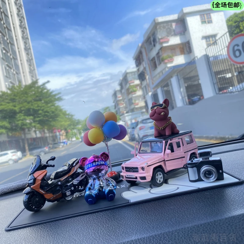 新款合金大G暴力熊车载车内持久香氛淡香太阳能直升飞机香薰摆件