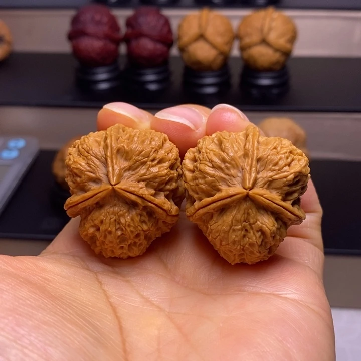 把件文玩核桃密石三楞1