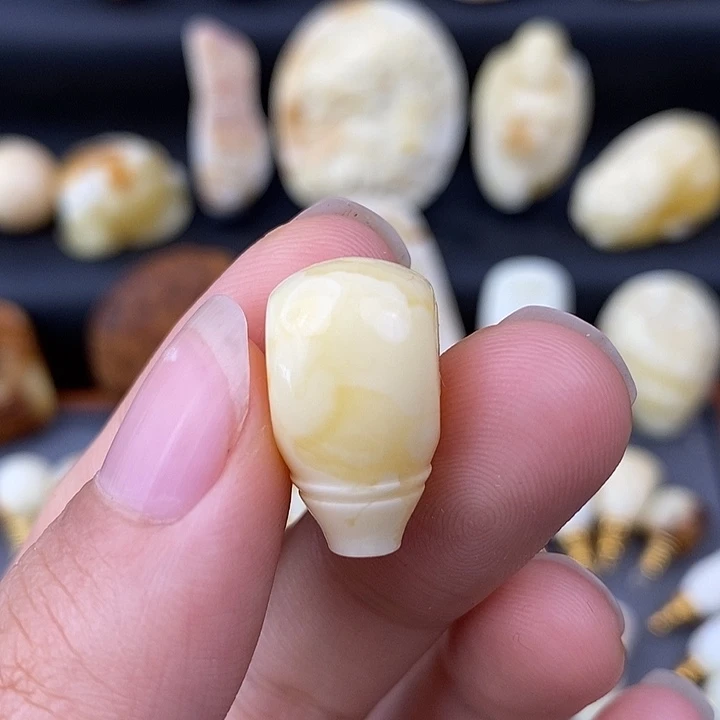 琥珀未镶嵌裸石11三通a705