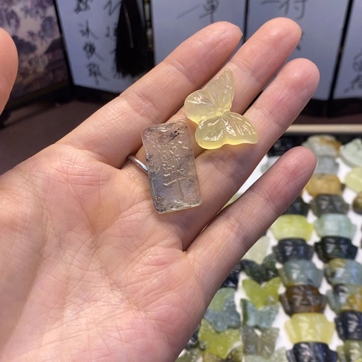 未镶嵌蛇纹石玉颈饰香***理