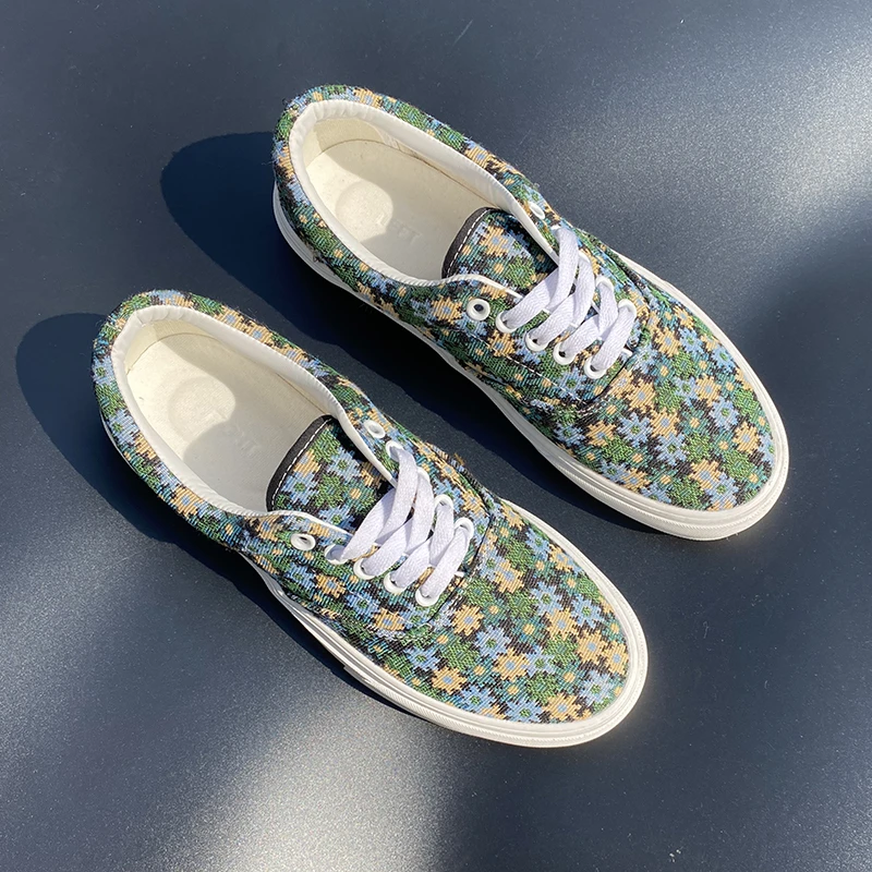 2025夏季新品小碎花帆布鞋低帮休闲时尚运动百搭大码大号男鞋板鞋