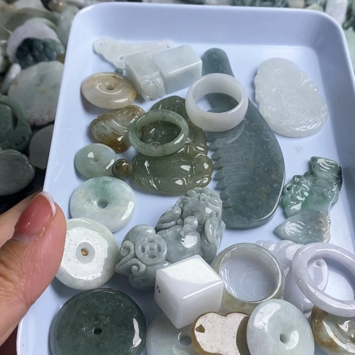 翡翠未镶嵌颈饰天然翡翠0007