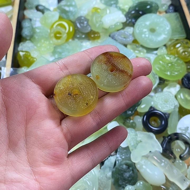 4***2蛇纹石玉未镶嵌颈饰