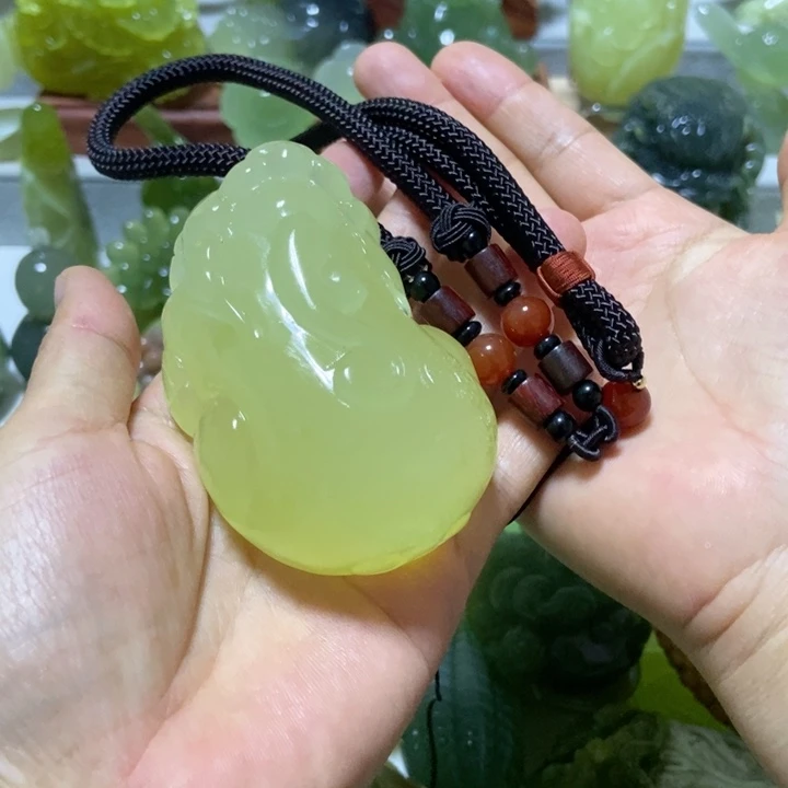 【闪购商品】未镶嵌蛇纹石玉把件钓**主