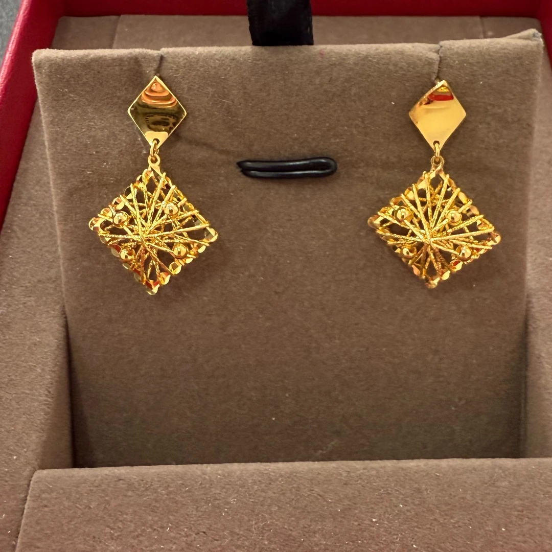 Chow Tai Seng/周大生拉丝菱形足金七字针  3.61g 183号