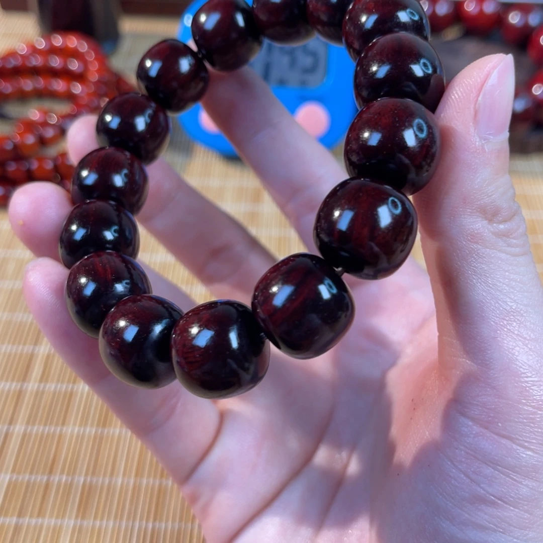 来***财木小叶紫檀手工艺