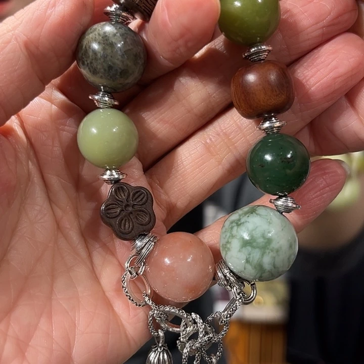 吊坠(赠链)未镶嵌和田玉（碧玉）