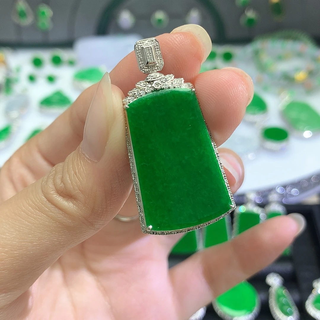 吊坠(不含链)18K金镶嵌翡翠