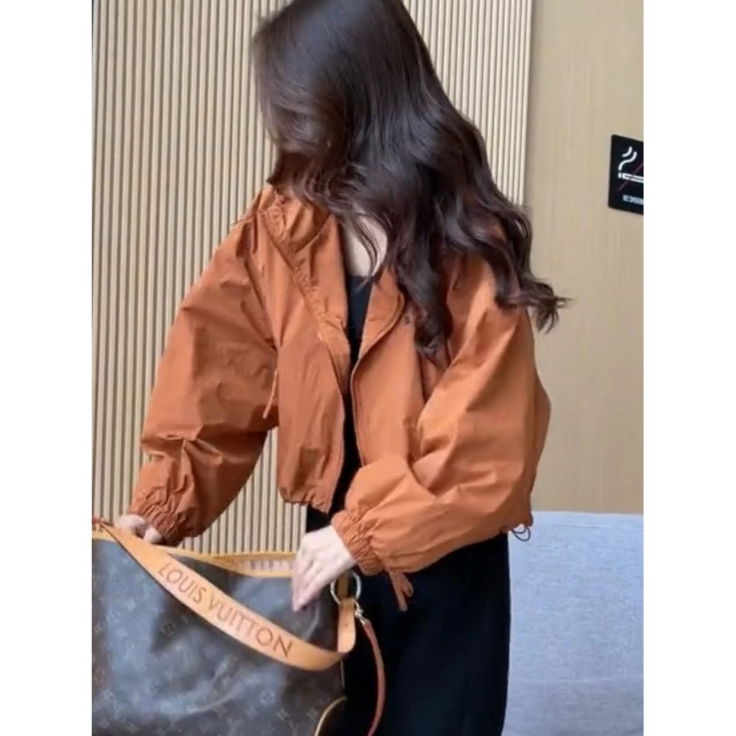 春秋新款连帽短款冲锋衣外套女设计感小个子休闲宽松夹克上衣