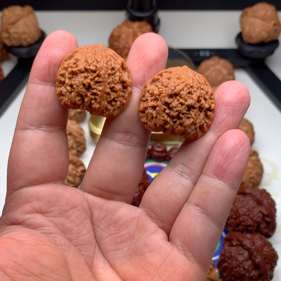 文玩核桃把件百花山手捻32.5