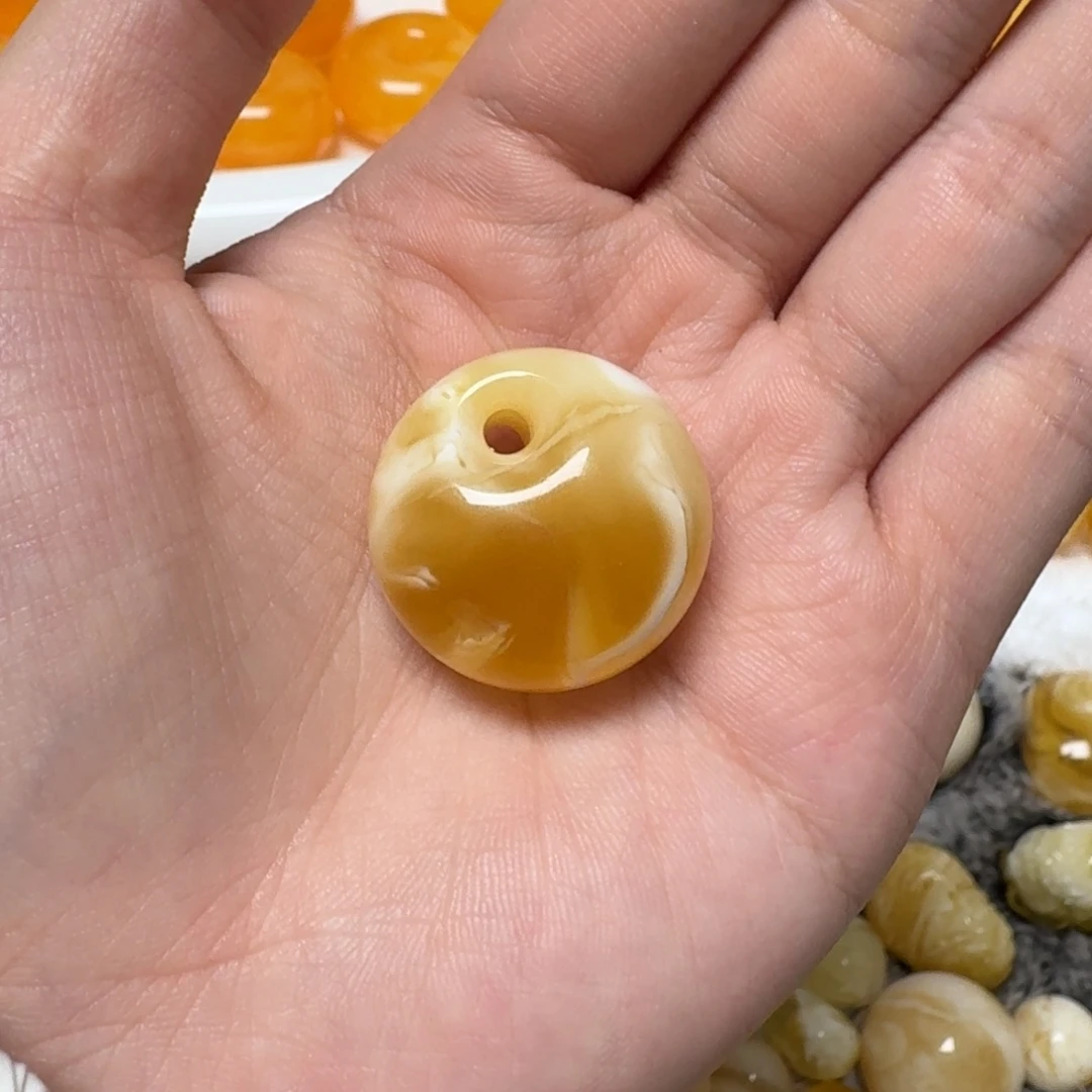 琥珀未镶嵌裸石蜜蜡公主扣