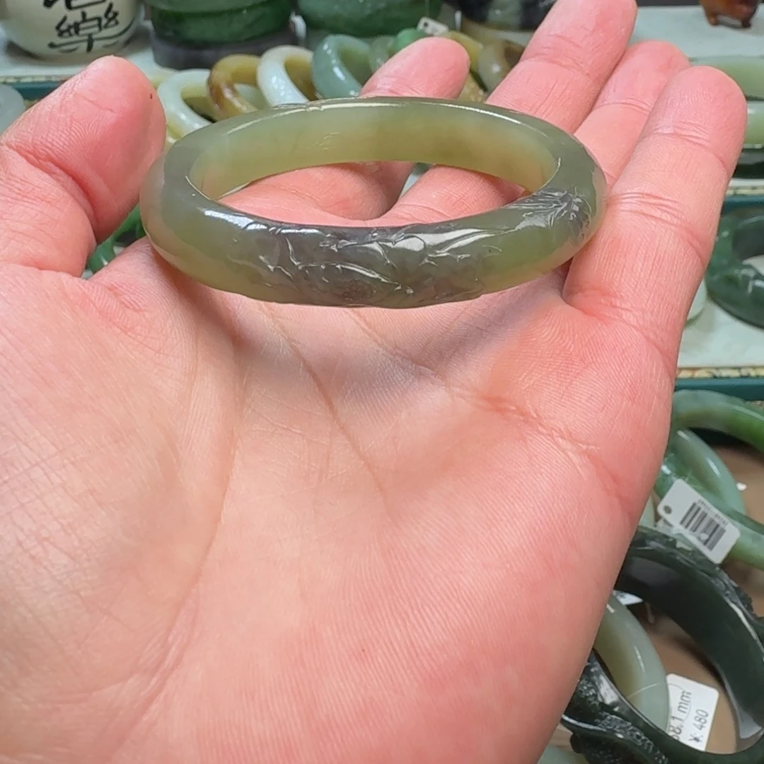 和田玉未镶嵌手镯53.0