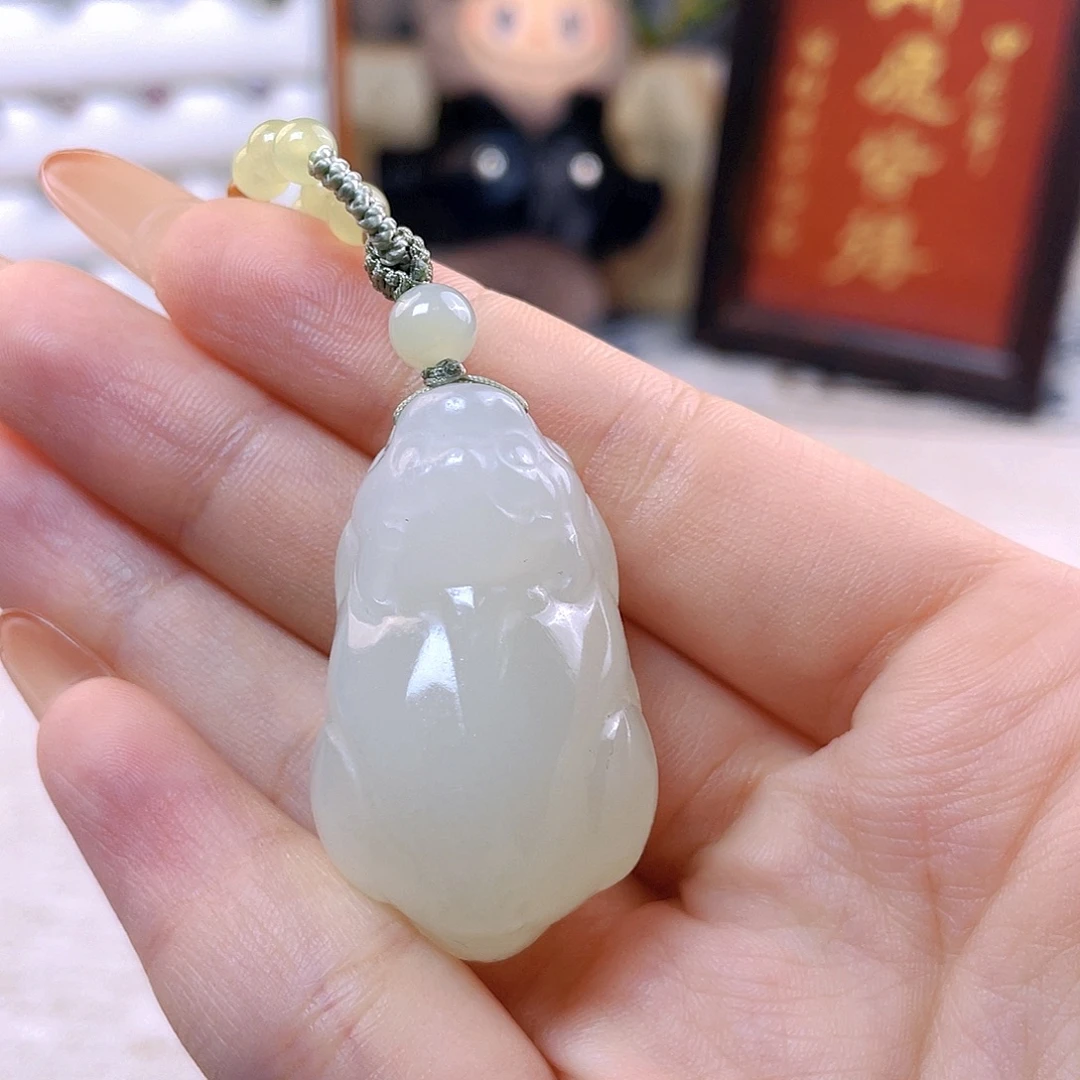 辰***⁶吊坠(赠链)未镶嵌和田玉
