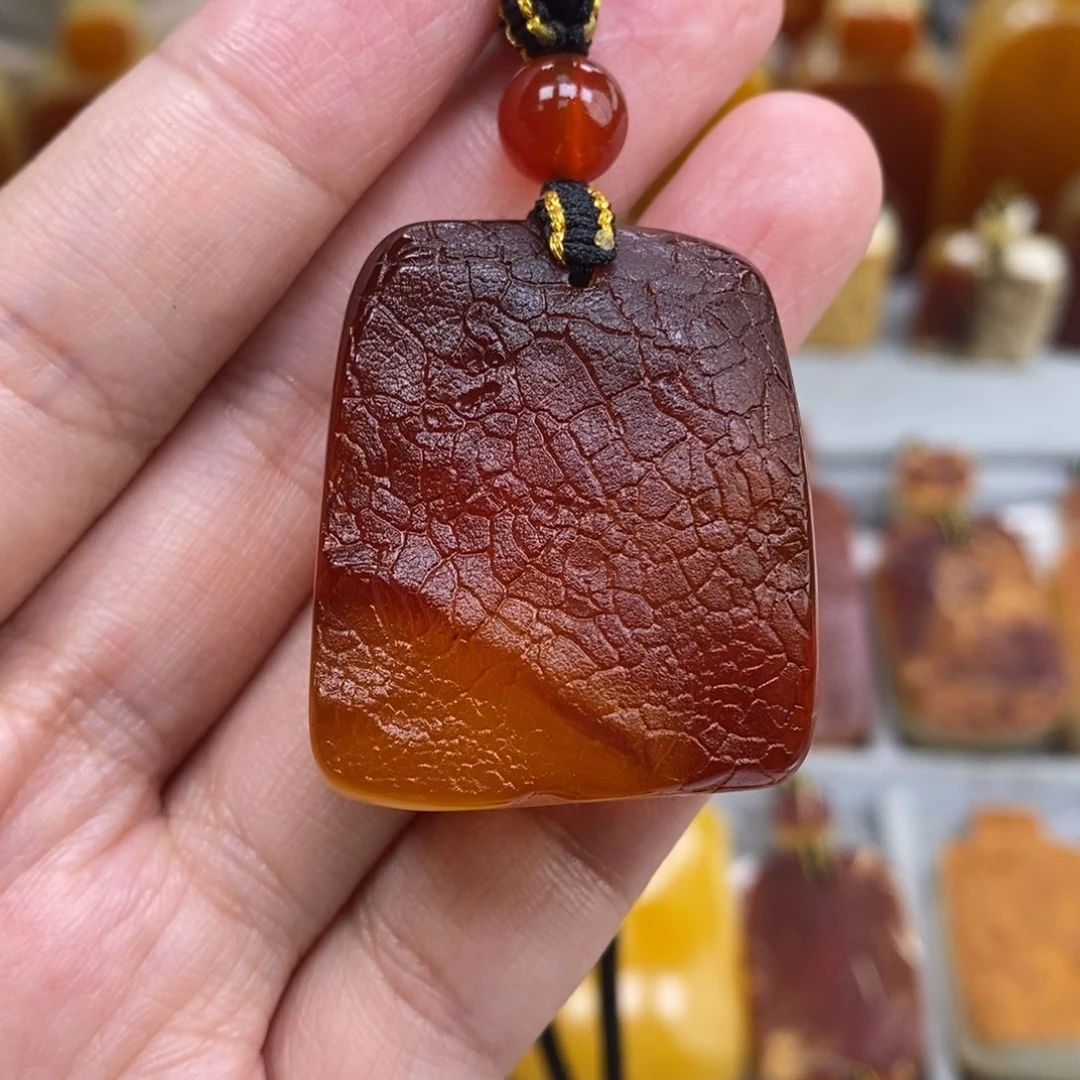 蜜蜡未镶嵌珠宝奇石