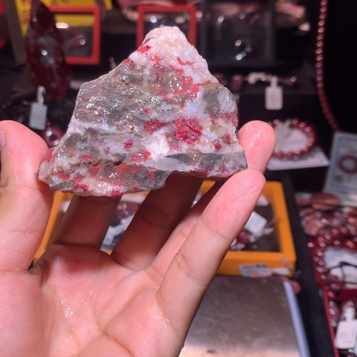 天然辰砂原石毛料