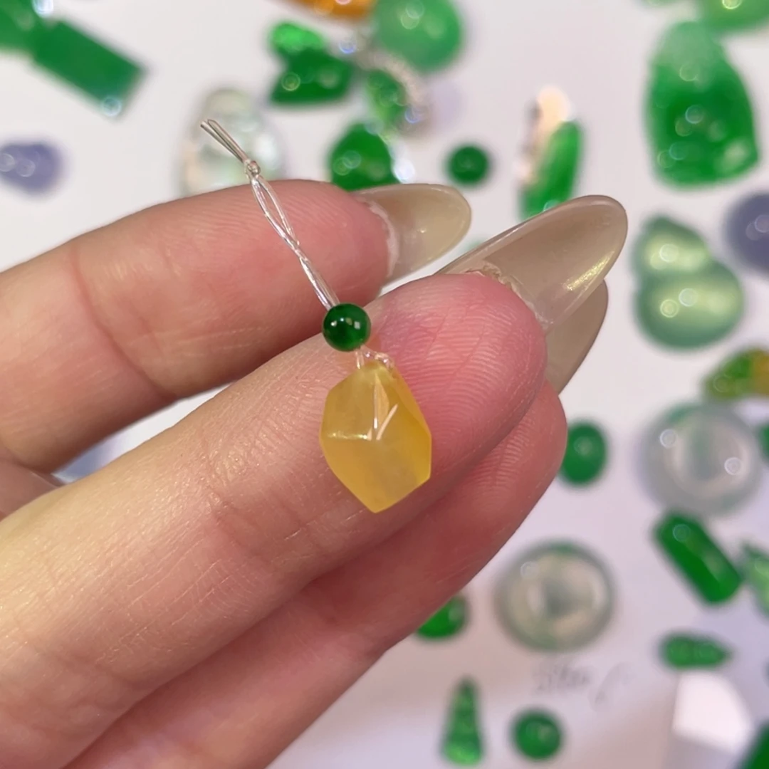 翡翠未镶嵌颈饰裸石