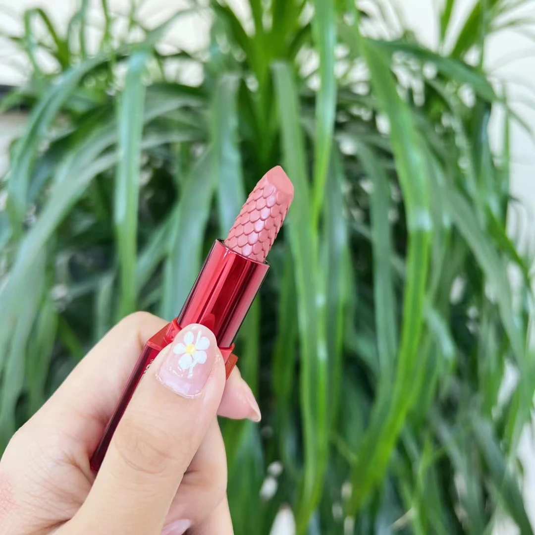 【怎么个事儿！】新品来袭！这也太美了！温柔优雅龙鳞933唇膏！