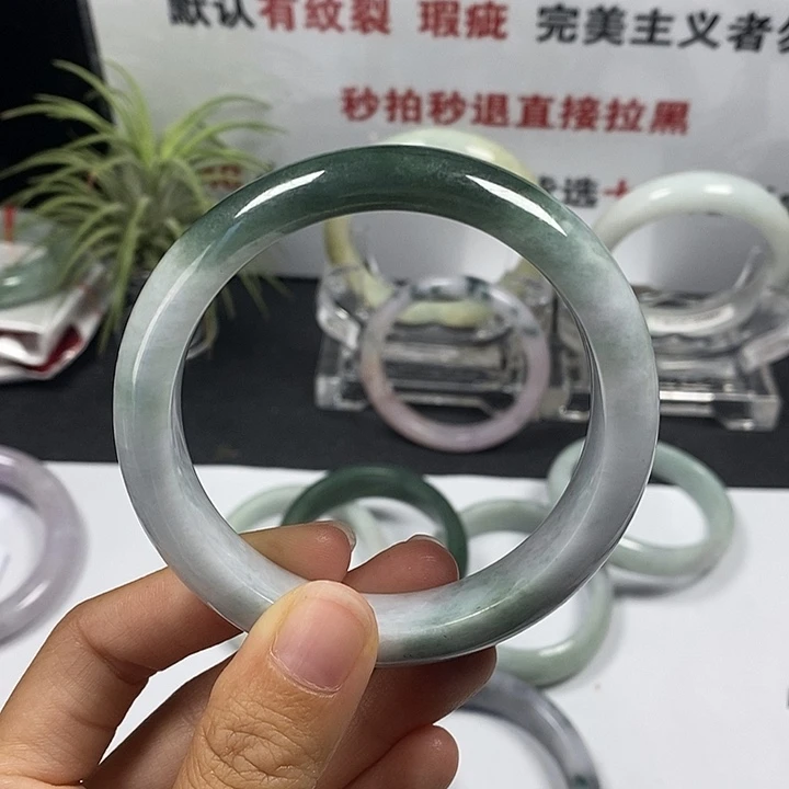 未镶嵌手镯翡翠49号。58.9圈