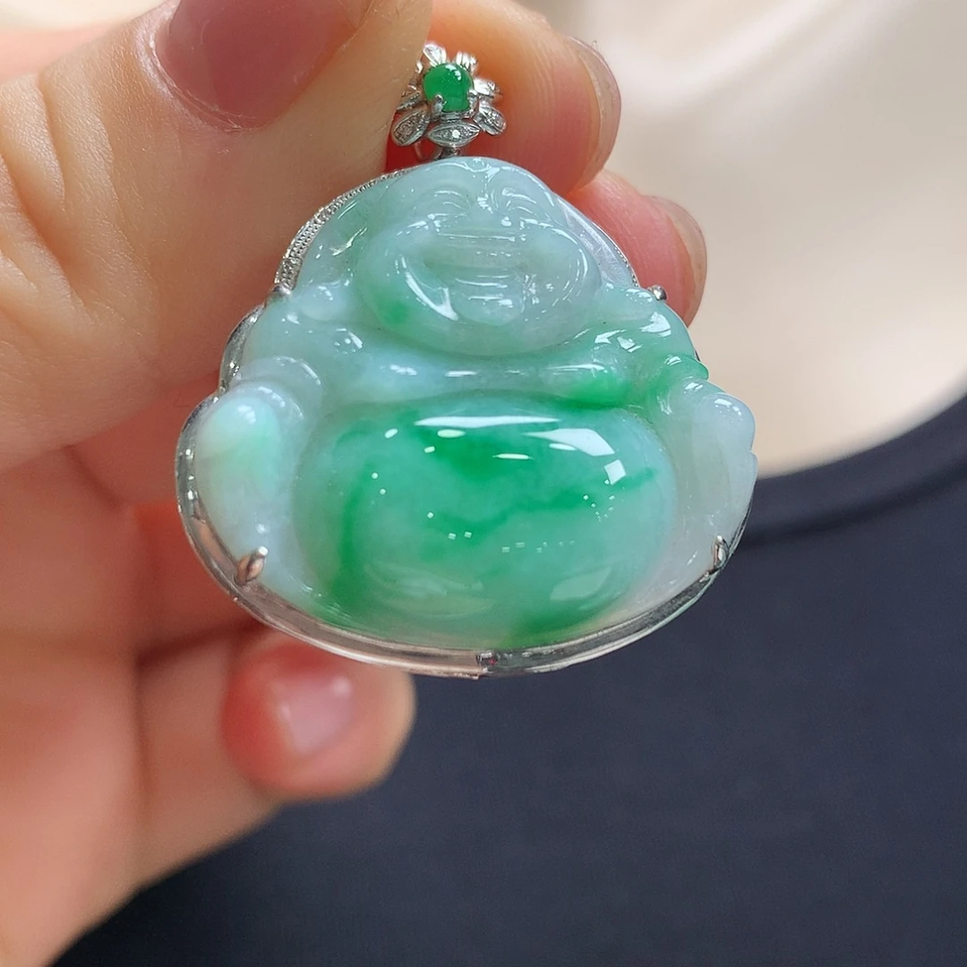 翡翠18K金镶嵌颈饰佛公