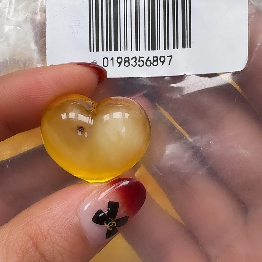 琥珀未镶嵌裸石悠悠