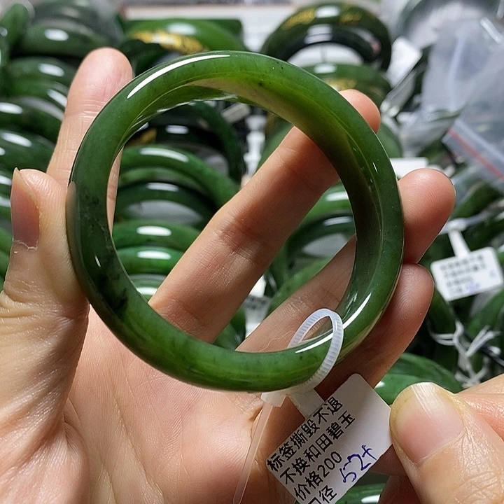 和田玉（碧玉）手镯未镶嵌正圈52有瑕